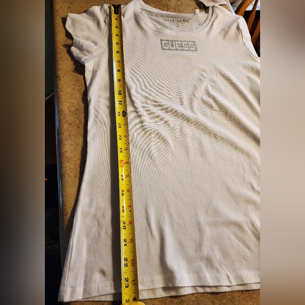 NEW Guess White Embellished Short Sleeve Tee Size M - Picture 9 of 9